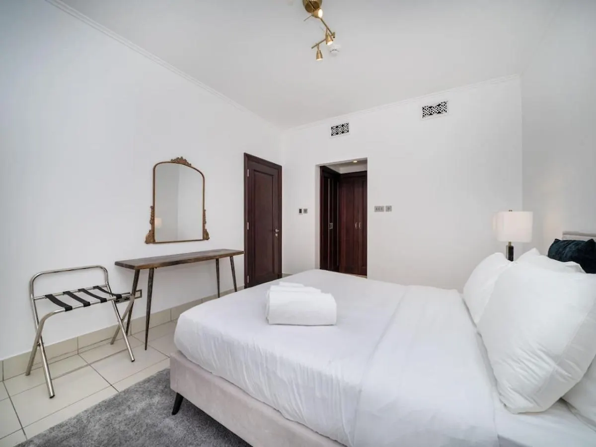 Modern Old Town 1 Bed With Garden View Apartment Dubai