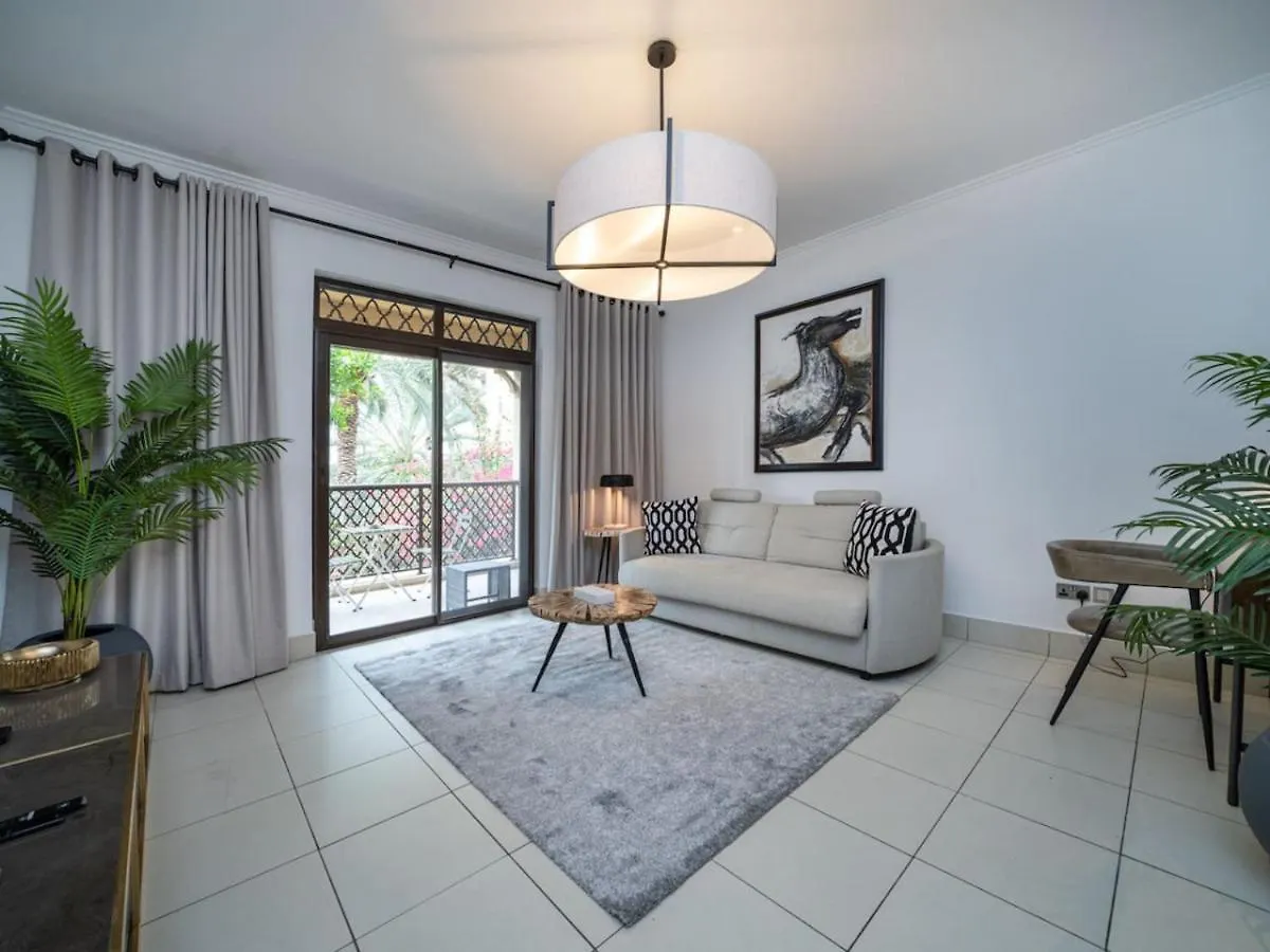 Modern Old Town 1 Bed With Garden View Apartment Dubai