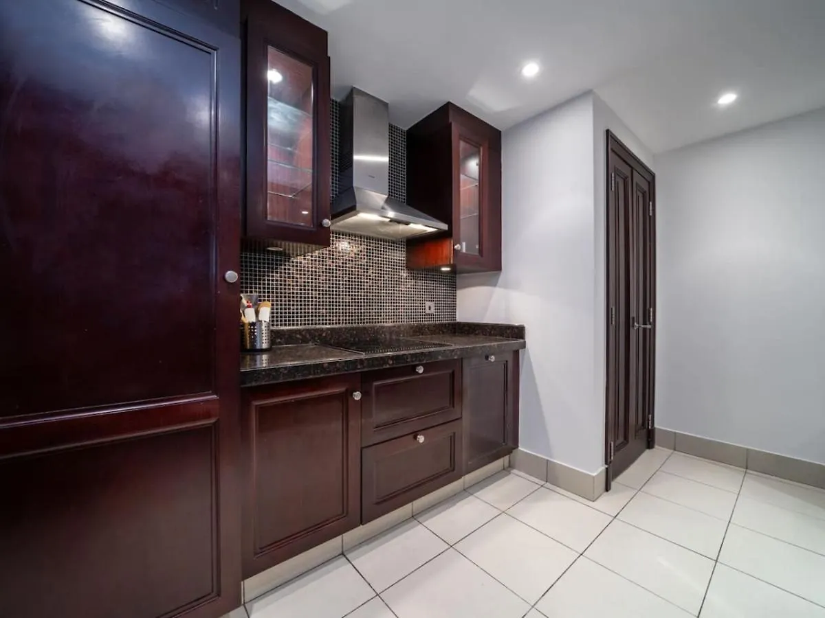 Modern Old Town 1 Bed With Garden View Apartment Dubai